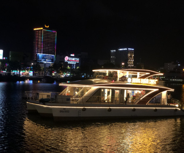 Combo Ve Du Thuyen An Toi Tren Song Han Da Nang B